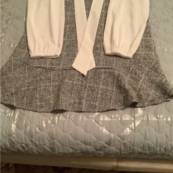 DRESS~GREY AND WHITE~ with PLEATED HEM~ LARGE - Picture 4 of 5